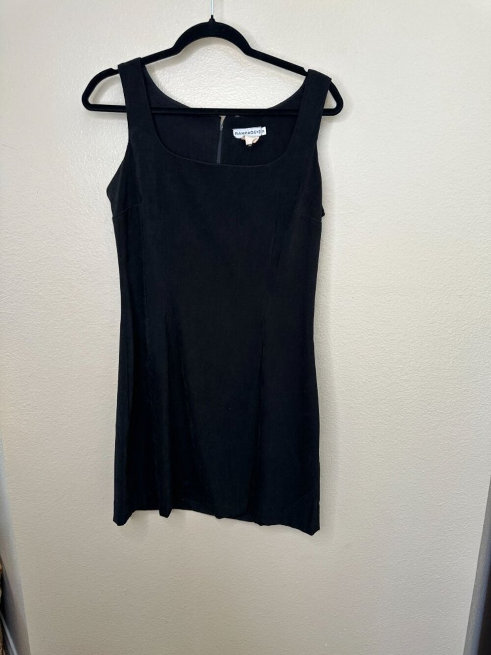Rampage Womens Black Sleeveless Mini Dress 11 Scoop Neck Zip USA Polyester